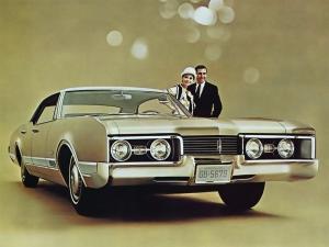Oldsmobile Delta 88 Custom Holiday Sedan 1967 года